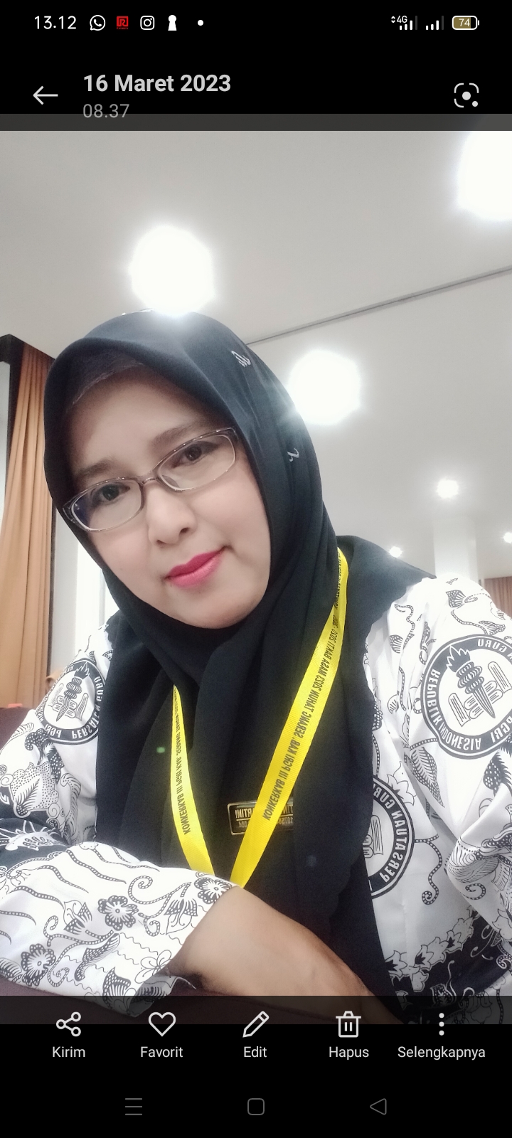 Foto profil Hj. Tintin Suhartini