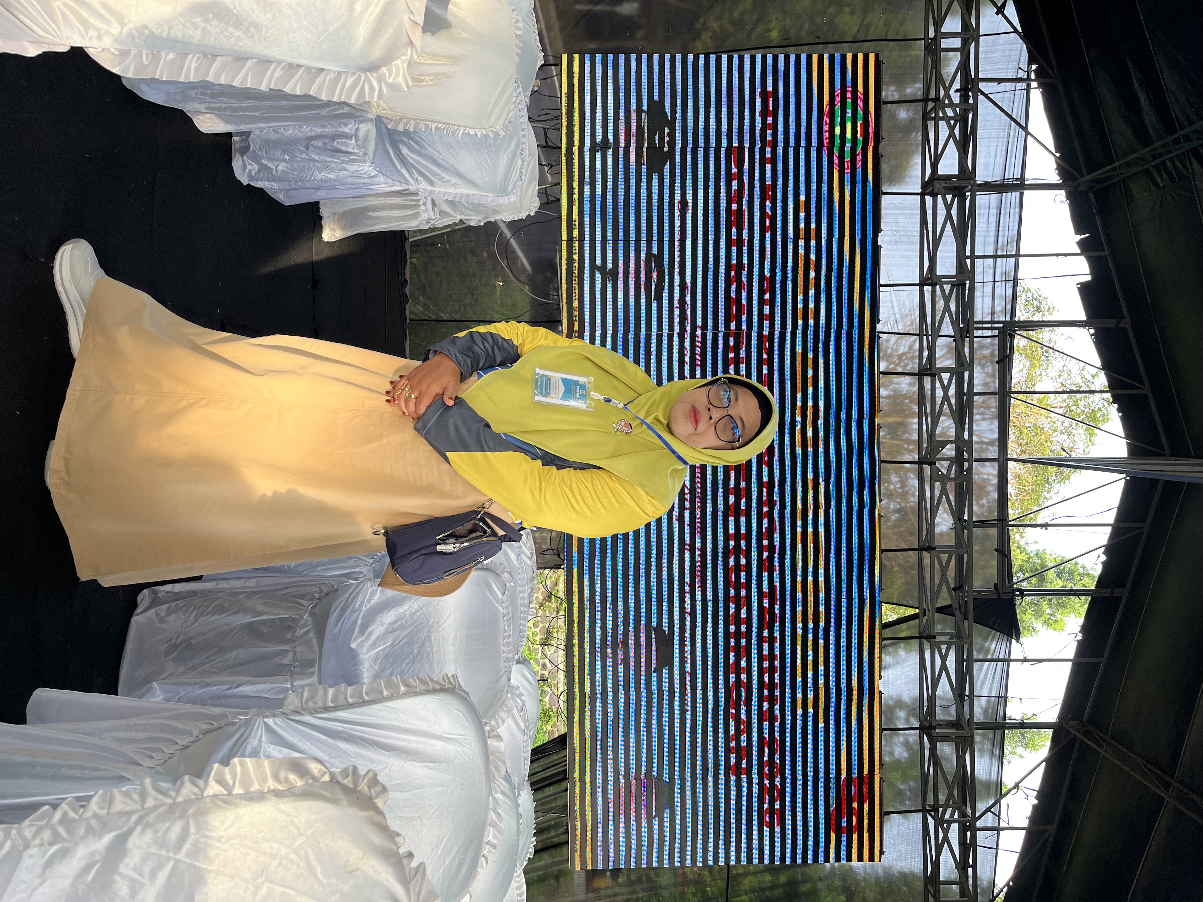 Foto profil Hj.Iyom Mariyam,M.Pd